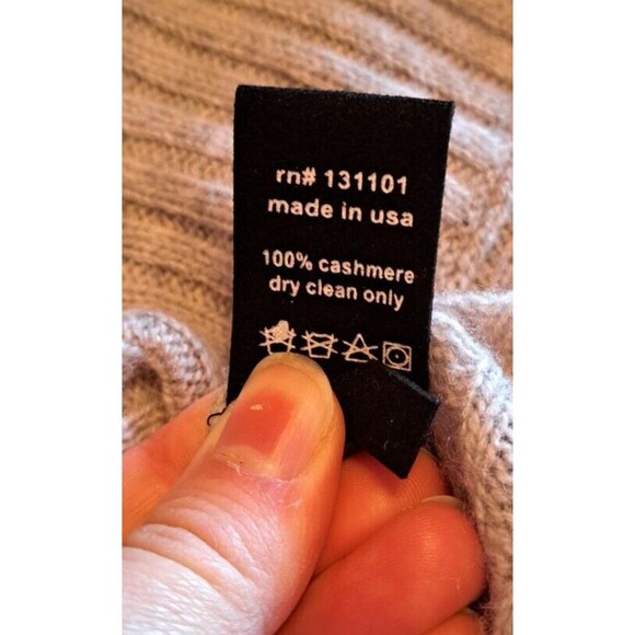 BERYLL Dramatic Asymmetrical Poncho Ribbed Gray 100% Cashmere Sweater - 346 - Picture 11 of 12